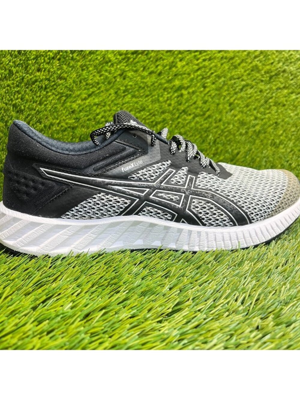 Asics‎ Fuzex Lyte 2 Womens Size 10 White Black Athletic Running Shoes Sneakers